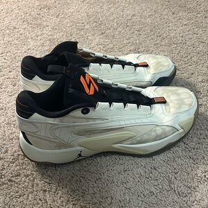 Jordan Basketball shoes luka 2